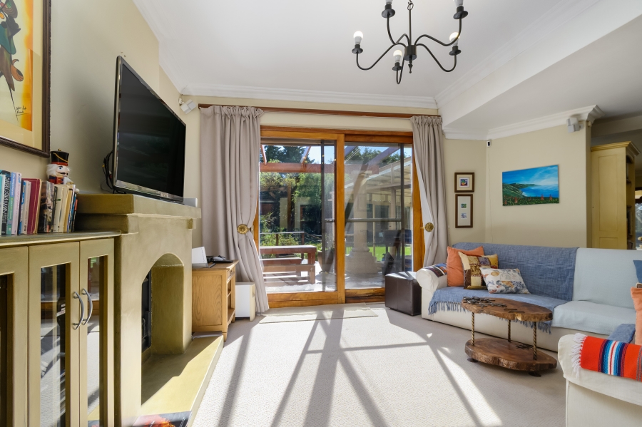 7 Bedroom Property for Sale in Zwaanswyk Western Cape